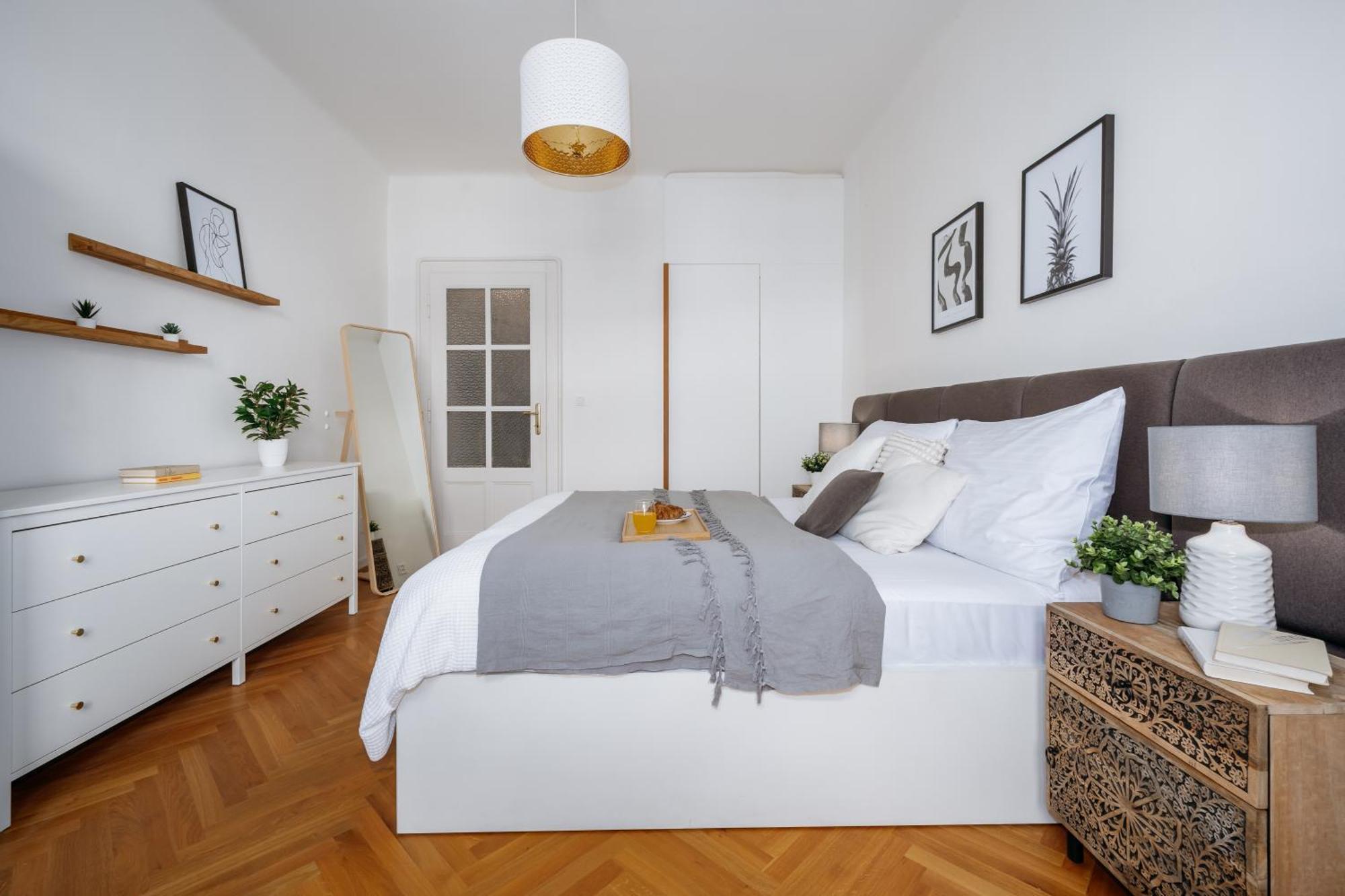 Days - 1bdr - Workspace - Near Castle * Praga